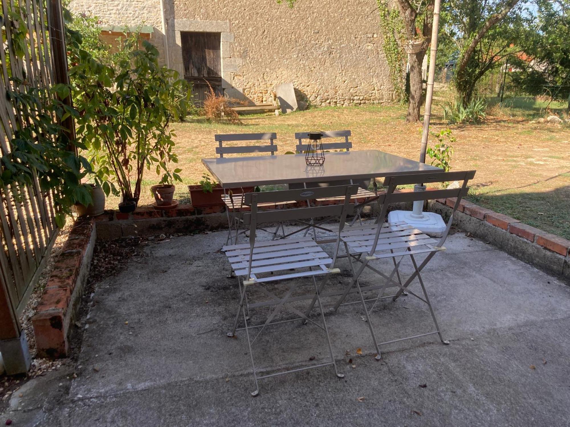 Logis Cote Jardin Villa Varennes-les-Narcy Exterior photo